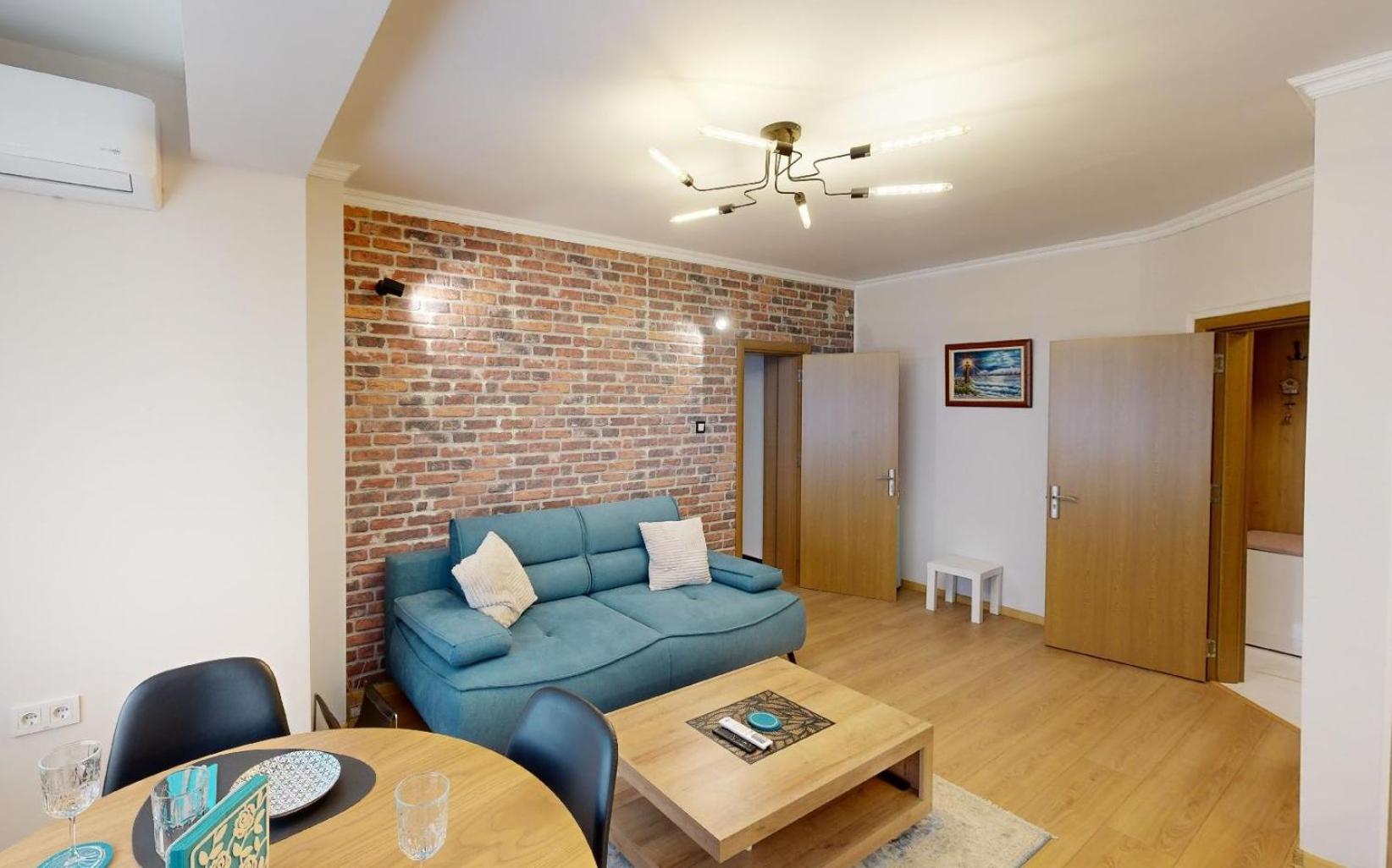 в център 5 Corners Apartament